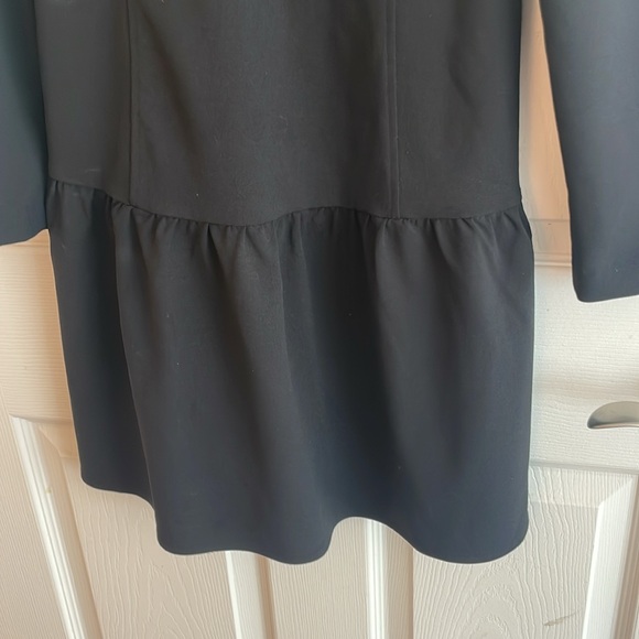Black long sleeve dress perfect for the office or dinner with puffed bottom - Picture 2 of 2